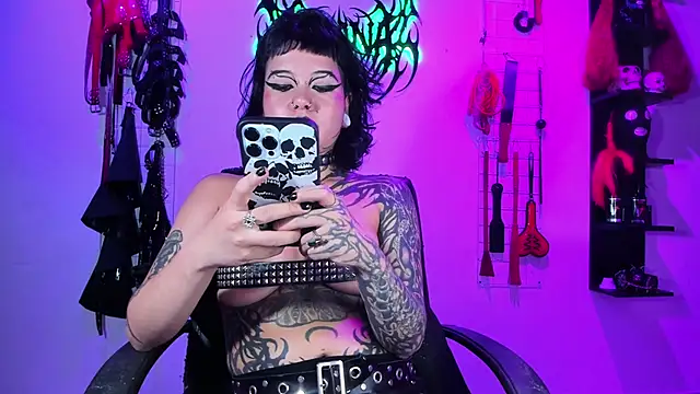 แชท XXX สดของ irregular_fetish_