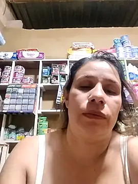 MIA-LARIOS live XXX chat