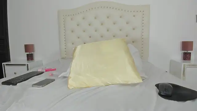 Mia_hornny_ – webcam-show