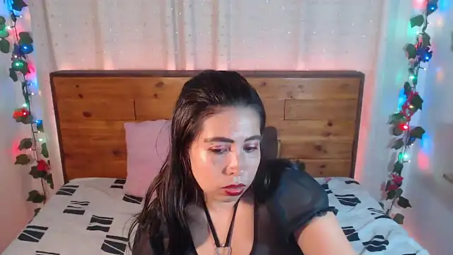 NikkieMilky live XXX chat