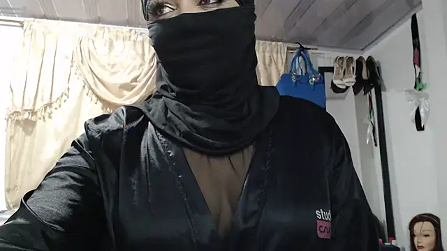 nadia__abaud's Webcam Show