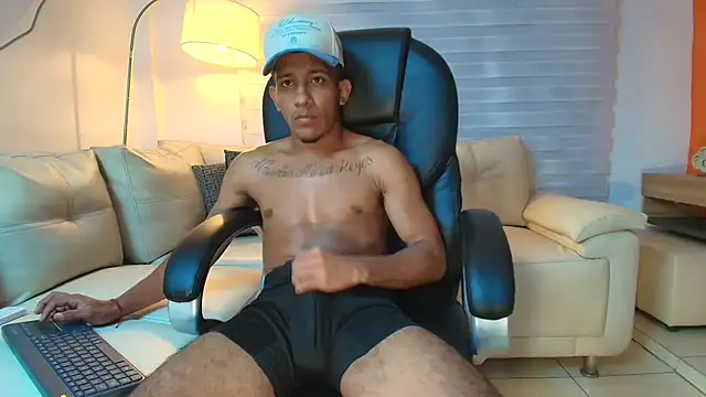 ricky_spensar23cm_ 在線直播表演