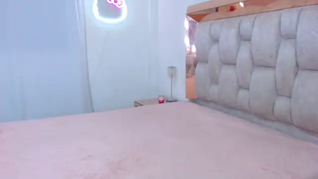 lolaperrys' Live XXX Chat