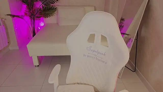 EmilyBridget live XXX chat