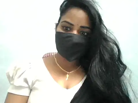 Show modela Rathi-priyaa na web-kameri