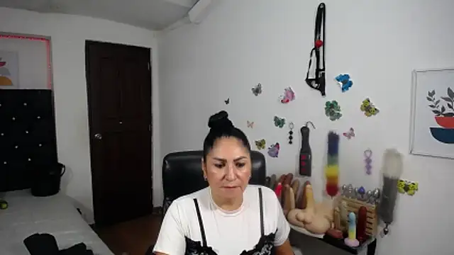 mature_bigboobs10's Live XXX Chat