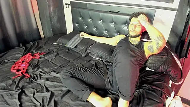 Twisted_Fantasy Live XXX-Chat