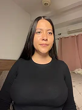 Nhefertary Chat XXX in diretta