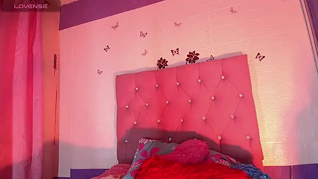 Saraa_Velvett's Live XXX Chat