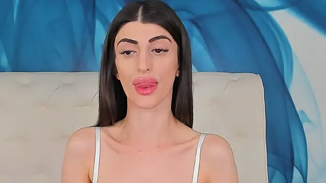 SkinnyDolly Chat XXX in diretta