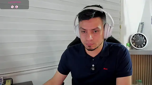 XXX chat uživo modela Rick_Adams