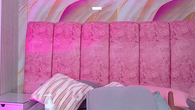 emmacurvy's Live XXX Chat