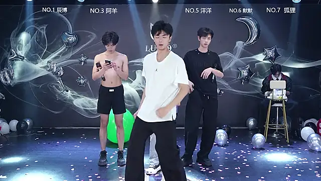 MS-180- live XXX chat