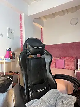 karinacortes 即時 XXX 聊天