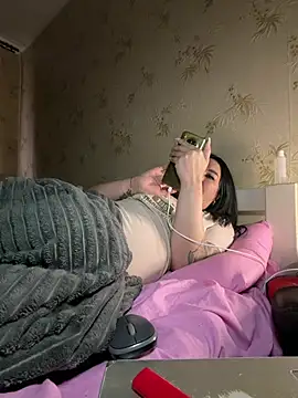 Naughtbaby_2025 即時 XXX 聊天