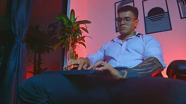 Вебкам-шоу ALPHA_DOMINUS_