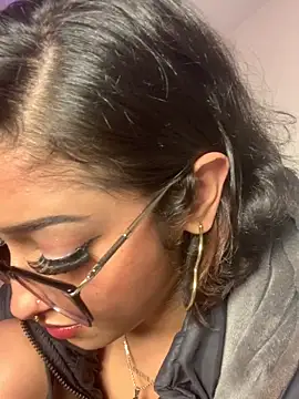 XXX chat uživo modela LilithMonette