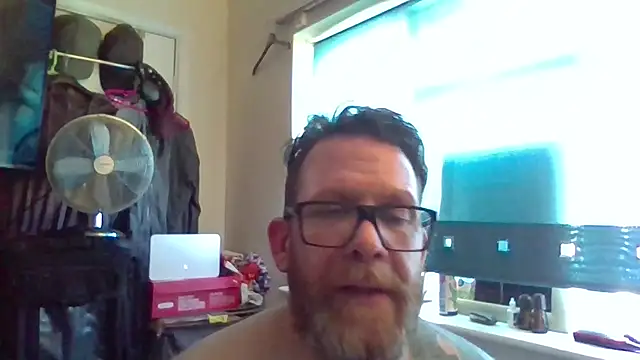 Chatroom XXX en direct de Tattooednakedguy