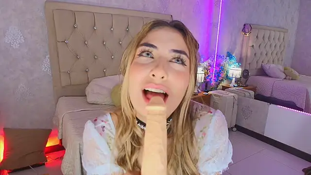 nini_love01n Live XXX chat