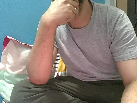 عرض كام Precumboner