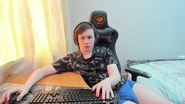 iliaskrislove: απευθείας συνομιλία ΧΧΧ