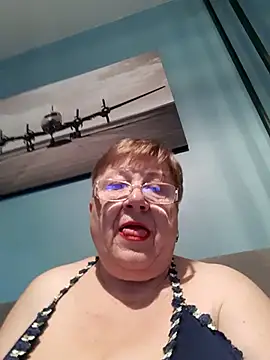 Pertunjukan Kamera Web Lena_Gaby