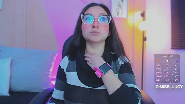 lucy_neil Chat XXX live