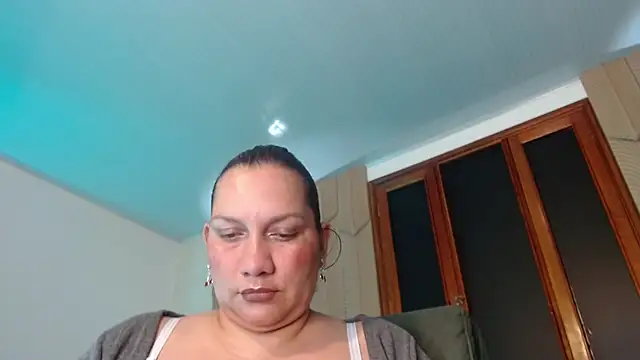 mia_coral1's Live XXX Chat