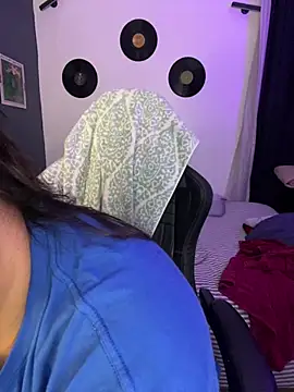 miacanela_xo webkamerás műsora