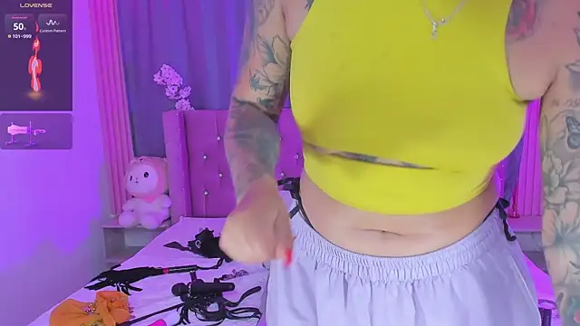 Nayla-Mouna's Webcam Show