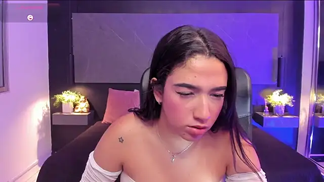 Chatroom XXX en direct de SaraaMills