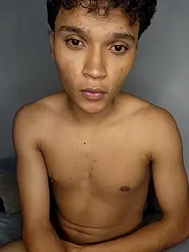 Julikid1 Live XXX Chat