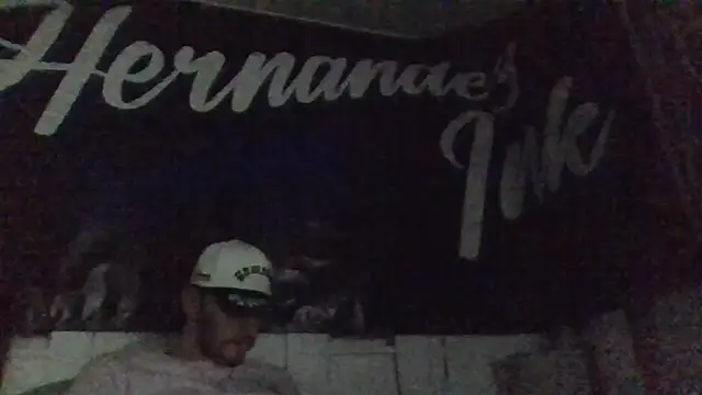 TallHungandCloudy69's Live XXX Chat