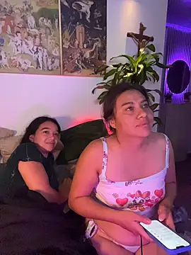 Poli_amor2025 라이브 XXX 채팅