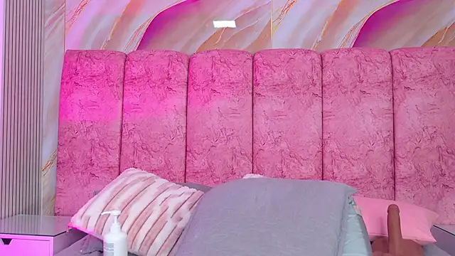 emmacurvy Chat XXX live