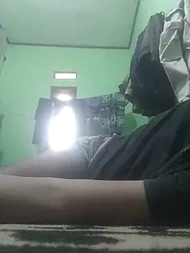 Trian271195 Pertunjukan Webcam