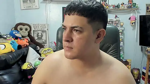 ney_22: διαδικτυακό σόου στην κάμερα