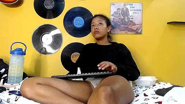 Chat XXX ao vivo de lilithevil32