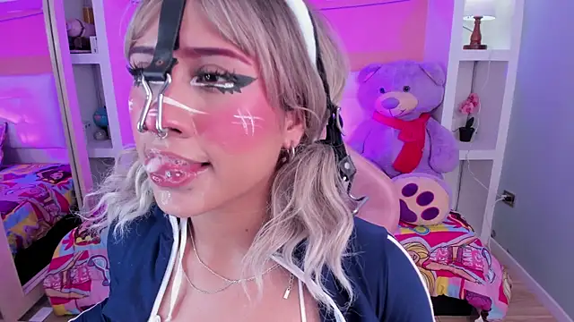 miss___megan Adlı Modelin Canlı XXX Sohbeti