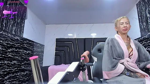 แชท XXX สดของ Ladyy_Scarlett