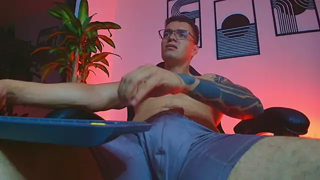 Pokazy przed kamerką – ALPHA_DOMINUS_