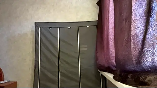 FoxieFlare Live XXX Chat