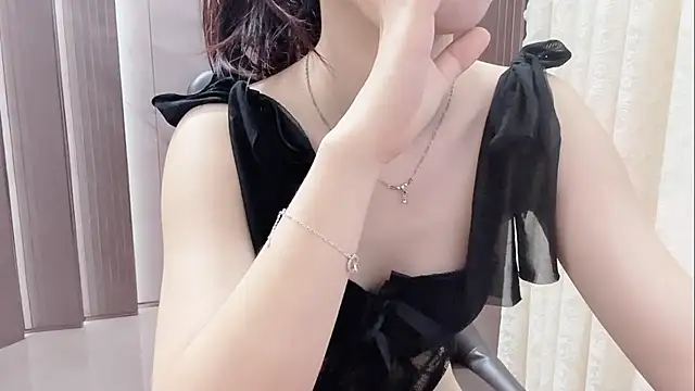 Shenlly 在線直播表演