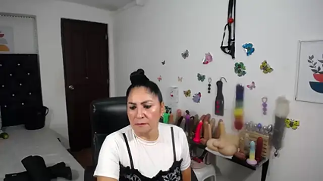 mature_bigboobs10's Live XXX Chat