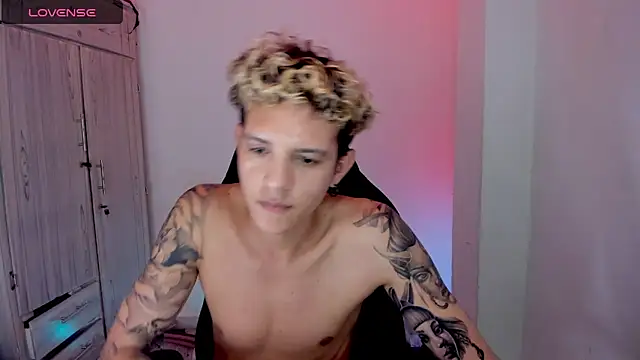 tylernova Adlı Modelin Canlı XXX Sohbeti