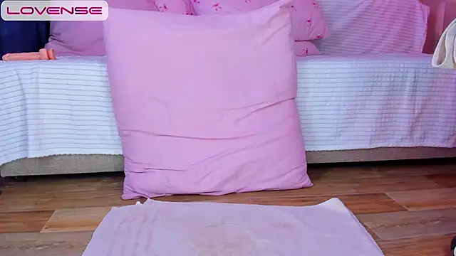 Alanna_Pow's Webcam Show