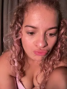 AriBeautiful's Webcam Show