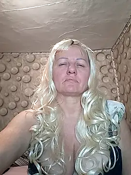 FameLara: απευθείας συνομιλία ΧΧΧ