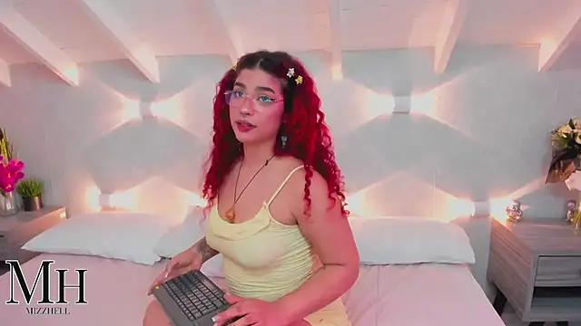 MizzHell's Live XXX Chat