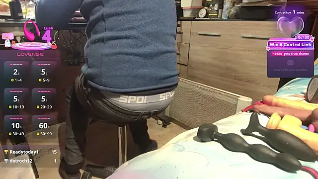 misteryman1956 Show in webcam